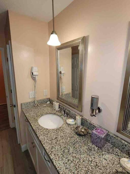 Elegant 2-Bedroom Pet-Friendly Villa W 2 Parking Spaces Hilton Head Island Exterior photo