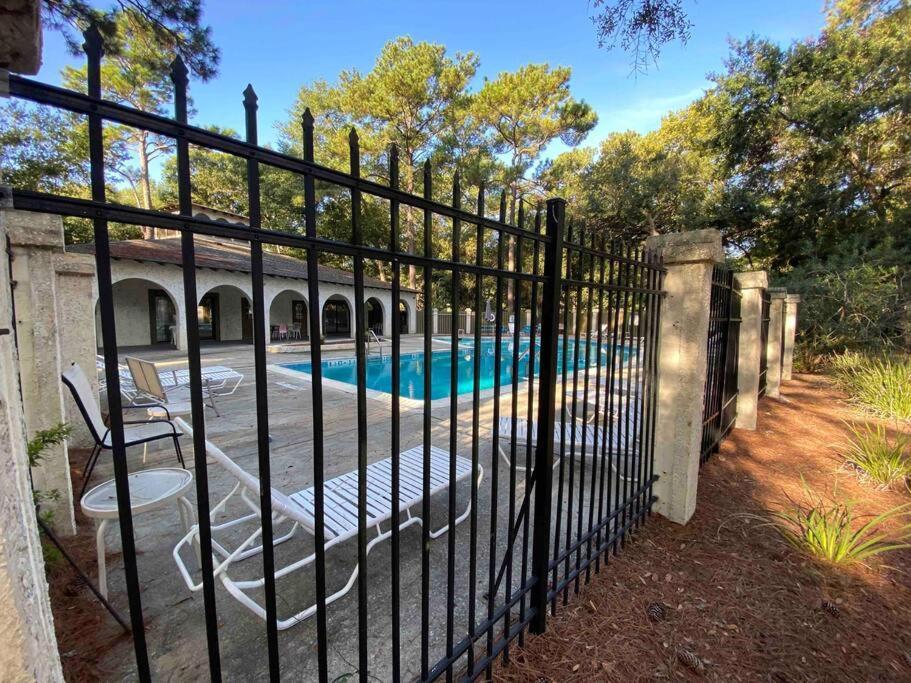 Elegant 2-Bedroom Pet-Friendly Villa W 2 Parking Spaces Hilton Head Island Exterior photo