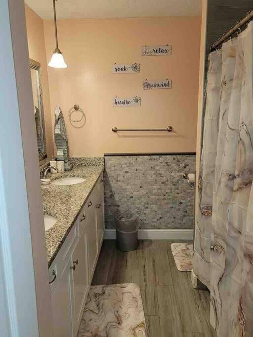 Elegant 2-Bedroom Pet-Friendly Villa W 2 Parking Spaces Hilton Head Island Exterior photo