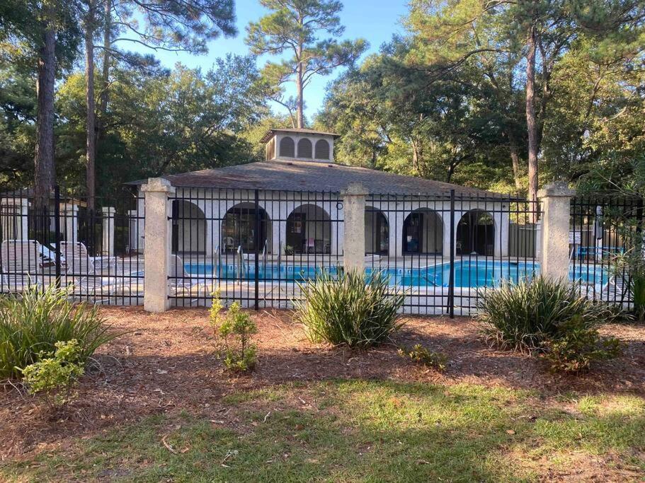 Elegant 2-Bedroom Pet-Friendly Villa W 2 Parking Spaces Hilton Head Island Exterior photo